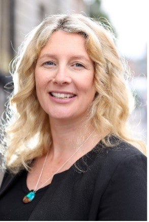 Dr Caroline Curtin